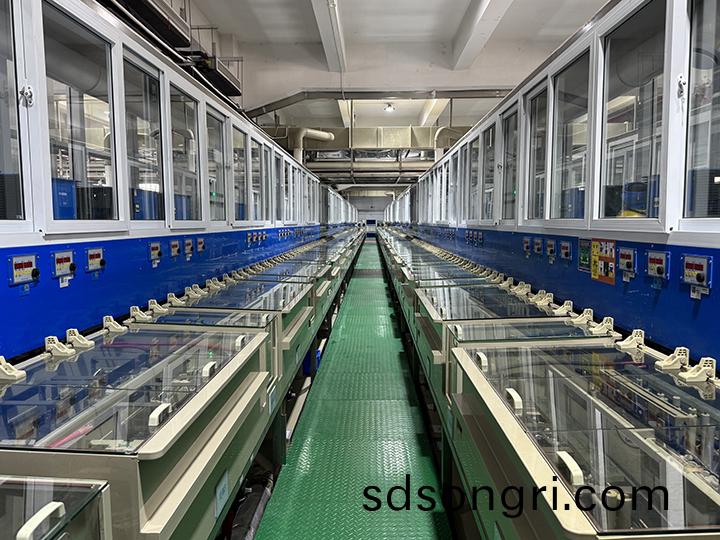 電(dian)鍍(du)生(sheng)産(chan)線(xian)