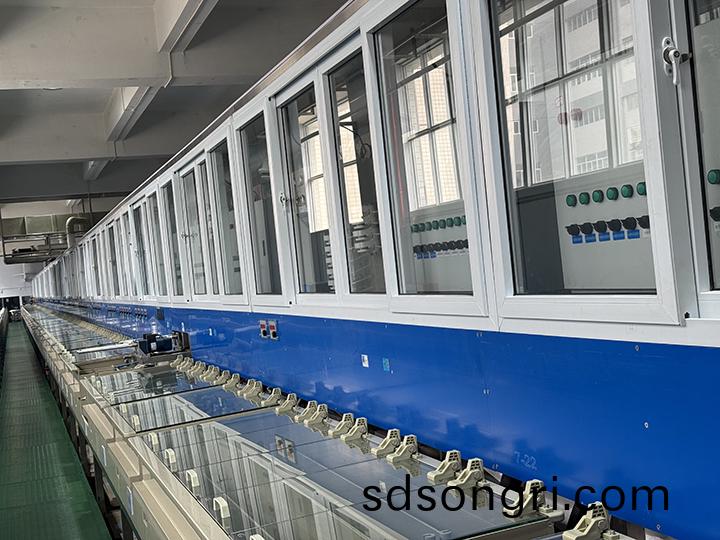 電(dian)鍍生(sheng)産(chan)線