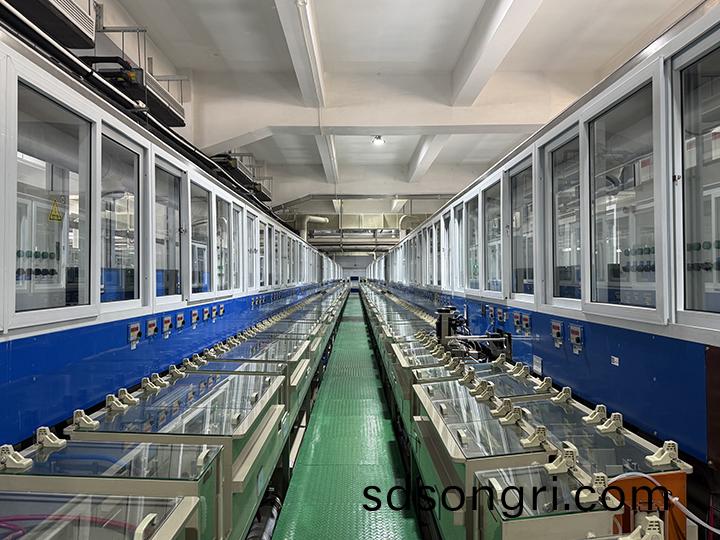 電(dian)鍍(du)生産(chan)線(xian)